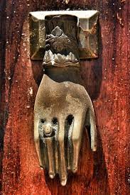 не лает не кусает а в дом не пускает Pin On Doors To The Other Side