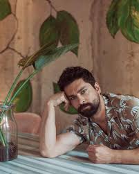 After graduating from university, he took acting lessons from izmir mujdat gezen. Who Is Onur Tuna Dating Onur Tuna Girlfriend Wife