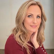 Marlee matlin presenting an award in asl (good) but the broadcast cutting away from her to show a graphic (bad). Marlee Matlin On Twitter Sundancefest Thank You For 4 Awards For Our Film Coda Best Film And Best Director In Us Dramatic Film Competition And Jury Award For Ensemble Cast