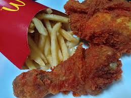 Menu ini antara yang menjadi fenomena dan kegilaan rakyat malaysia sejak 2017 yang lalu. First Time Makan Mcdonald Ayam Goreng Extra Spicy 3x Cerita Ceriti Ceritu Mamapipie