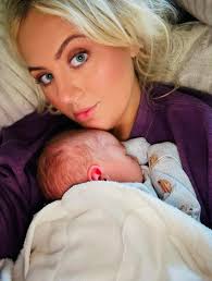 This is old and from the drafts again but 16 weeks flew by then! My bump  was starting to bump a little but it's just different when you have a  larger frame