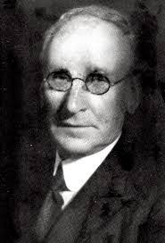 Peter Kemble's Instagram, Twitter & Facebook