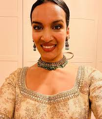 So I finally had a day off which meant…I got a migraine. Urgh. But here I  am, amazed and thrilled that it has passed after a day in bed! I'm so glad,