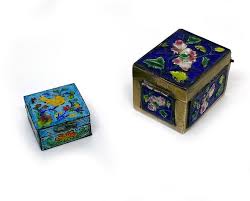 2 Vintage Cloisonne Enamel Pill Boxes / Hand Painted Metal Small Boxes from  China / Tiny Pill Box by DressingVintage from Dressing Vintage of Portand,  OR | ATTIC