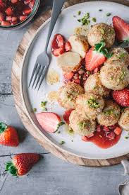 Gesunde Quarkknodel Mit Erdbeeren Rezept Quark Knodel Rezepte Gesunde Rezepte