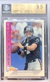 Some of the designs are rather boring but some are just as flashy as the legendary favre himself was… if you ever watched favre play. The Best Brett Favre Rookie Card For Collectors