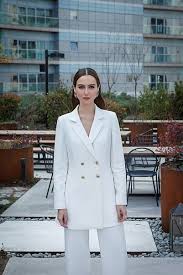 Estoy muy feliz de reunirme con mis amigos en estos días malos que dejamos atrás , aseguró tras la celebración, que no terminó muy tarde debido a las medidas de. Birce Akalay Yeni Sevgilisiyle Yakalandi Bakin Kim Cikti