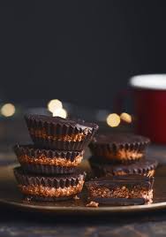 Bouchees Au Chocolat Noir Au Beurre De Noisette Recette En 2020 Avec Images Chocolat Noir Chocolat Recette Gateau Original