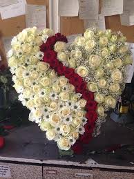 Floral Love From The German City Of Duisburg Blumen Gul Flower Shop Funeral Floral Arrangements Funeral Flower Arrangements Funeral Floral