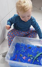 Kinder lieben das basteln mit naturmaterialien egal ob zuhause oder im kindergarten. Basteln Mit Kleinkinder Beschaftigungsideen Aquarium Fur Kinder Wasserperlen Recycling Fur Kinder