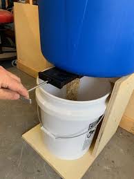 Rodent Proof Feed Storage Bin And Dispenser Pet Chickens Goat Barn Feeding Goats