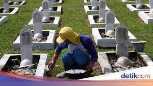Douwes dekker dikenal sebagai salah satu tokoh penting dalam setelah indonesia mengumumkan kemerdekaan, douwes dekker kemudian mengisi posisi penting sebagai menteri negara di kabinet sjahrir iii. 14 Pahlawan Nasional Indonesia Di Zaman Perjuangan Kemerdekaan