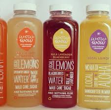 Kiheiの @wowwowlemonade でレモネードを買って、並びの @coconutsfishcafe でフィッシュタコスを買って、外のベンチで食べる🌈 ここのフィッシュタコスすごい好き🌮… Wow Wow Lemonade Local And Fresh Maui Made