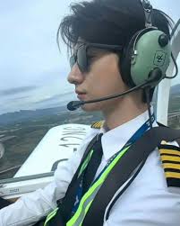 Hello, Mr. Pilot 🧑‍✈️✈️