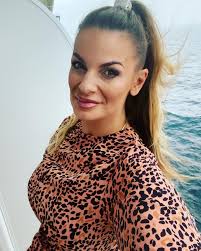 Laura Magann: VOCALIST