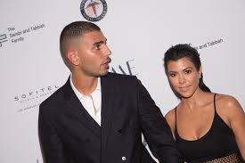 Kourtney kardashian confirms relationship with travis barker by making it instagram official. Kourtney Kardashian Is Apparently Dating Travis Barker From Blink 182 And We Have Questions Her Ie