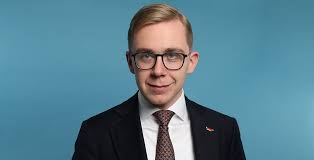 Jun 14, 2021 · und noch vor der pandemie bremste sich der aufstrebende philipp amthor (28) mit einer lobbyismussaffäre aus. 68 Angela Merkel Ideen Angela Merkel Merkel Prasidenten