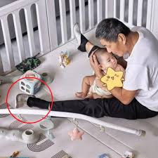 ฝากพ่อสามีเลี้ยงหลาน 30 นาที สะใภ้เช็กกล้องเห็น "ฉากซึ้งใจ" ที่จะไม่มีวันลืมตลอดชีวิต