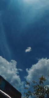 See more ideas about aesthetic wallpapers, aesthetic, aesthetic iphone wallpaper. Sky Aesthethic Awan Langit Blue Biru Wallpaper Lock Screen Fotografia Del Cielo Fondos Para Fotografia Fondos Cielo
