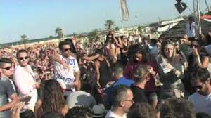Ammobiliato e dotato di cassaforte, telefono,. Papeete Beach Milano Marittima Youtube