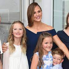 She has three children with her former husband, actor and director ben affleck. Jennifer Garner Marvels At Daughter Violet S Growth On 15th Birthday E Online