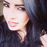 Karen Michelli's Instagram, Twitter & Facebook