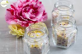 Posting komentar untuk heilsalben selbst herstellen mit dem thermomix. Entspannende Abendcreme Mit Lavendelbluten Rosenbluten Und Ringelblumenbluten Naturlich Hausgemacht