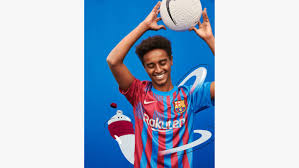 04.07.2021 12:09 barca loan trincao to wolves for a year barcelona have sent young portuguese striker trincao to english premier league team wolves on a season loan with an option to buy, the catalan club said sunday. Modern Day Style Time Tested Values Guide Fc Barcelona S 2021 Home Kit Sustain Health Magazine