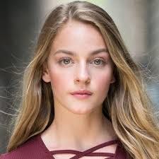 Kara Webber's Instagram, Twitter & Facebook