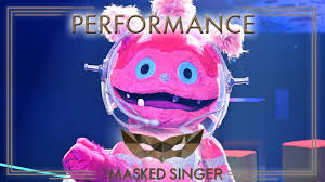 In der neuen folge von the masked singer auf prosieben wurde wieder ein kostümierter star demaskiert. When We Were Young The Killers Der Monstronaut The Masked Singer Prosieben Youtube