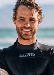 Ondersoek wys walvis tref geliefde vlieërplankryer