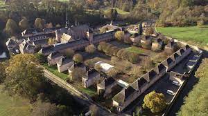De par son organisation, on peut parler d'abbaye si l'établissement religieux monastique est dirigé par un abbé. Correze Un Monastere A Vendre A Partir De 750 000 Euros