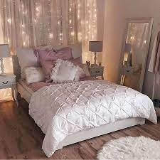 30 Cozy Romantic Bedroom Design Ideas For Comfortable Bedding Romantic Bedroom Design Bedroom Decor Stylish Bedroom Design