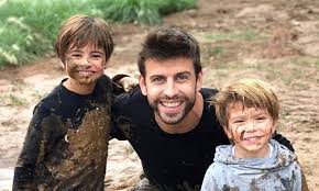 Shakira and gerard pique are one of the most popular couples in football. Shakira And Pique S Children Sasha And Milan Are Total Stars