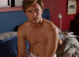 Shirtless Movies & TV — William Moseley : The Royals (S01E01)