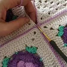 How To Sew Granny Squares Together Crochet Ideas Video Crochet Projects Crochet Square Patterns Crochet