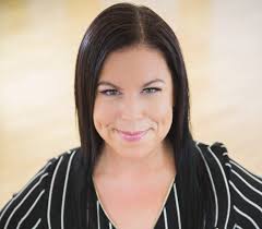 Cara Gregg's Instagram, Twitter & Facebook