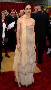 35 Oscars Outfits That Didn T Quite Work Worst Oscars Dresses Of All Time