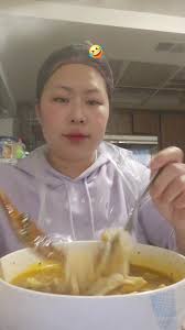 niag hnub noj 😂😂😂😂#nyab hmoob plog🥰