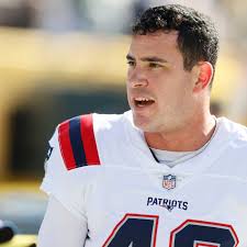 Patriots' Joe Cardona named 2023 Salute to Service Award recipient