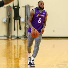 Lbjking23 On Instagram Kingjames Is Looking Good In 6 Lakers 2020 Go Follow Nba Fans 2 Nba Fashion Lebron James Nba Lebron James