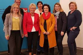 Daniela behrens tritt die nachfolge von carola reimann an. Niedersachsische Asf Im Gesprach Mit Sozialministerin Dr Carola Reimann Spd Niedersachsen