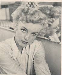 Marilyn posiert 1951 in ihrem Zuhause : r/MarilynMonroe