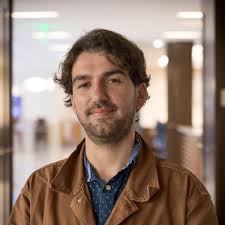 Le Maire et les membres du Conseil municipal