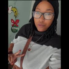 Sandy Macon's Instagram, Twitter & Facebook