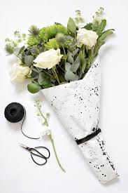 Buy flowers online send flowers in australia florist arranged free, flower delivery included. 4 Ways To Wrap A Flower Bouquet Burkatron