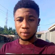 Chris Eze (@ChrisEz20071870)