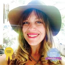 Say hi to Janie Michael! Janie is a returning Certified Cuddlist who  practices in Munich, Germany. Book a session with Janie Michael through the  link in our bio! #cuddlist #munich #germany #cuddletherapy #