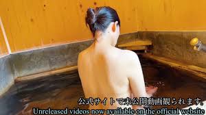 日本熟女进行混浴温泉之旅