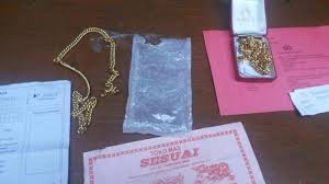 Maybe you would like to learn more about one of these? Tak Cukup Untuk Gaya Hidup Pengin Mewah Karyawati Toko Emas Tipu Warga Warta Desa